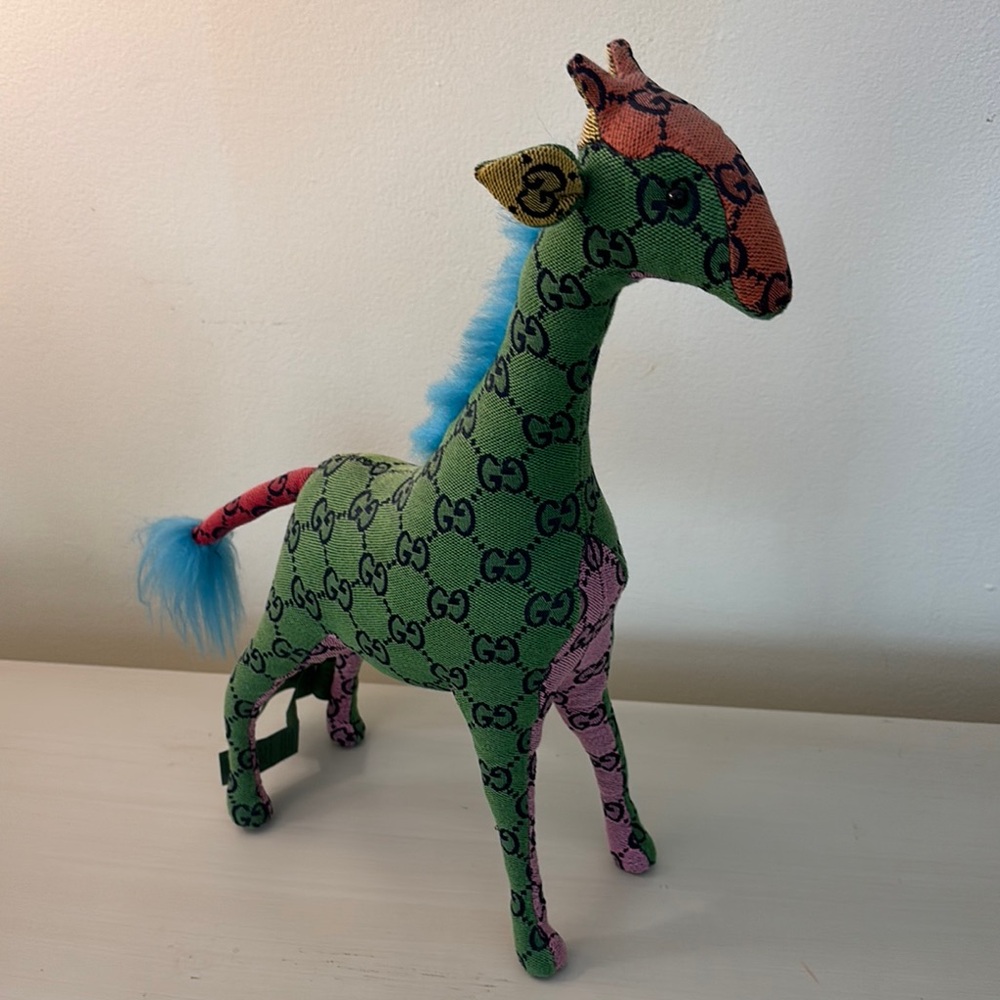 GUCCI GIRAFFE  W/ COA🦒